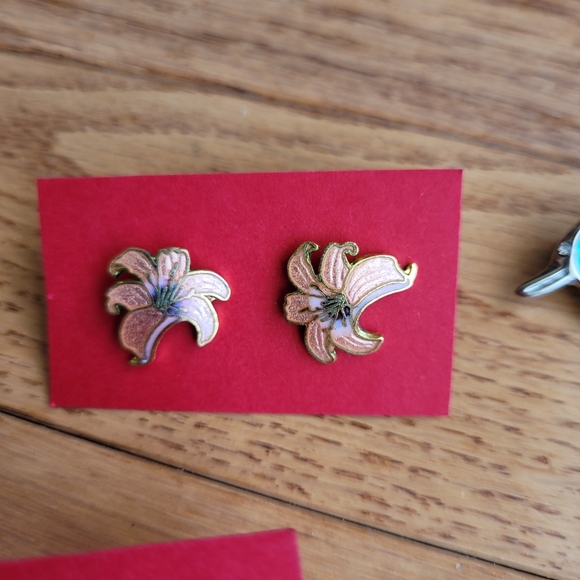 Earrings and Brooch Lot - Picture 2 of 12